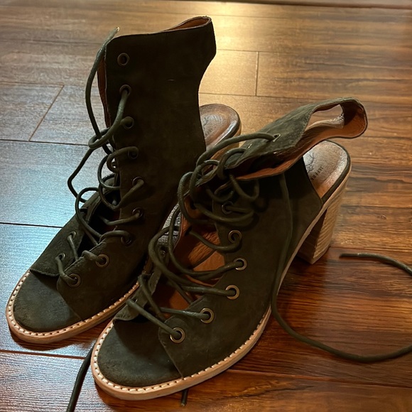 Jeffery Campbell lace up heel - Picture 1 of 3